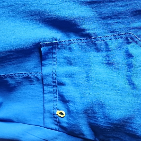 Two pack wink scrubs shirts. 2x - Picture 3 of 4